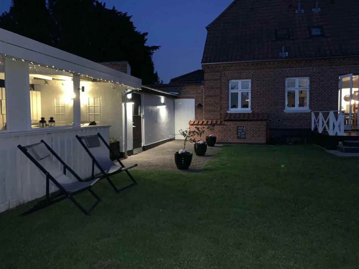 H. C. Lumbyes Vej - Kaelderlejlighed Odense Buitenkant foto