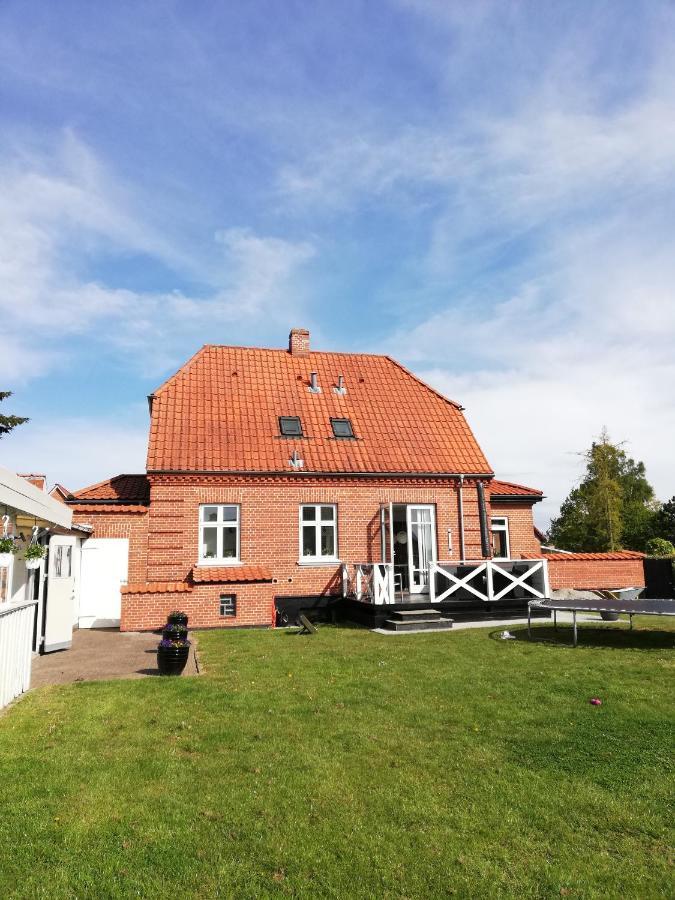 H. C. Lumbyes Vej - Kaelderlejlighed Odense Buitenkant foto